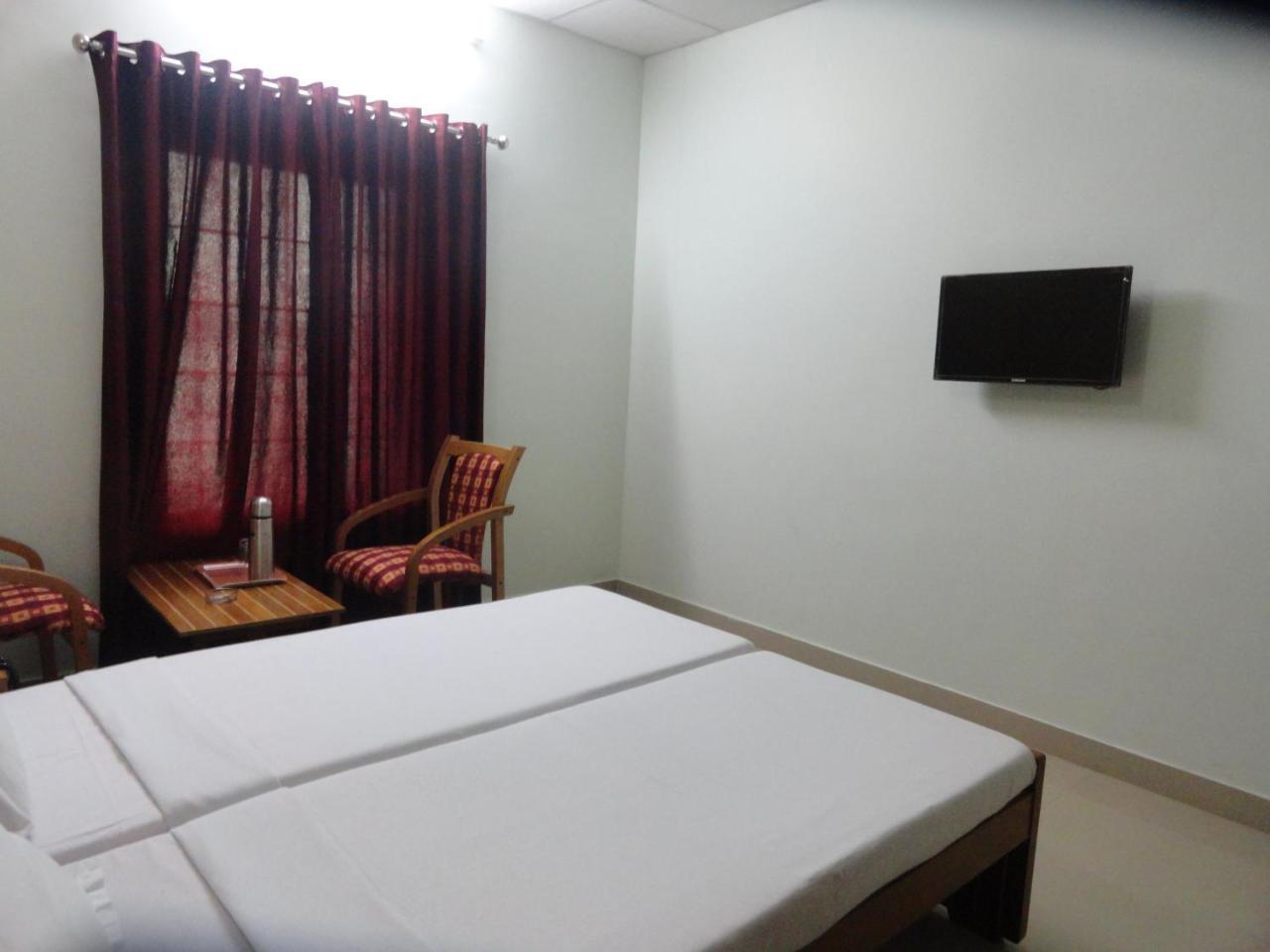 Hotel Madikeri Heritage Exteriör bild