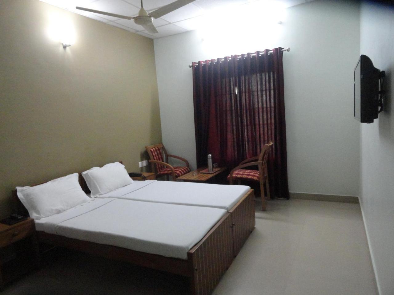 Hotel Madikeri Heritage Exteriör bild