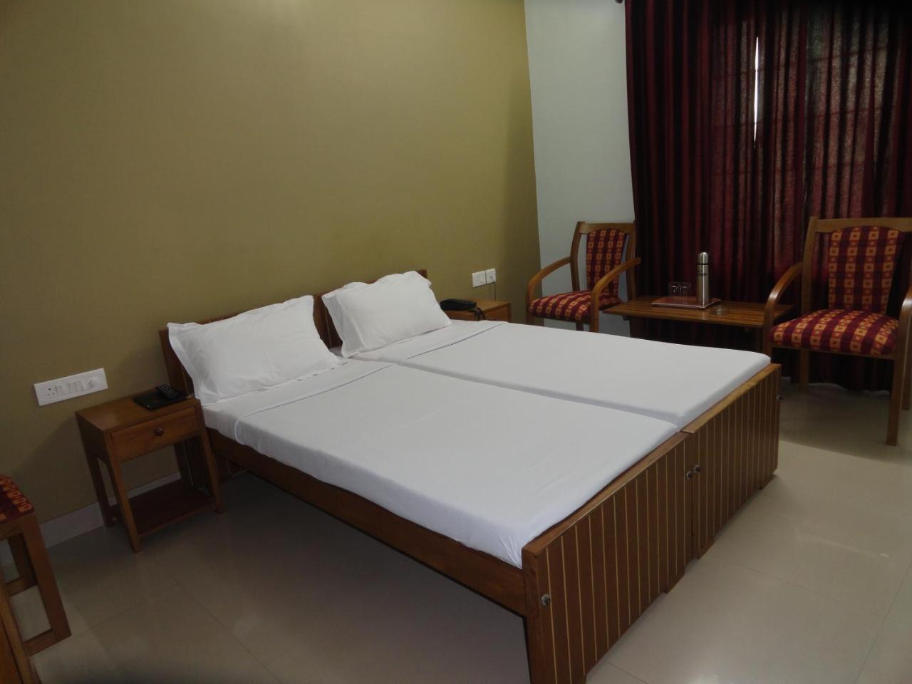 Hotel Madikeri Heritage Exteriör bild